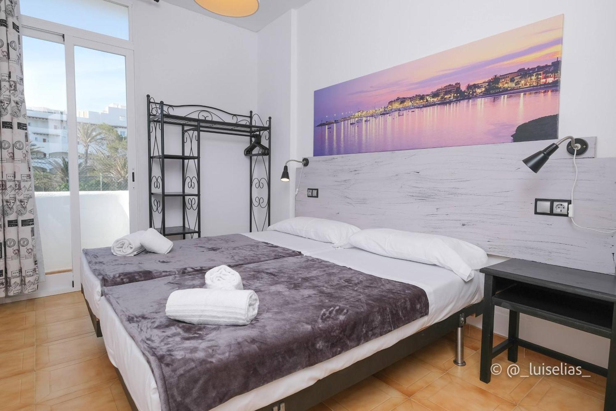 Apartamentos Ibiza Colonia de Sant Jordi Habitación foto